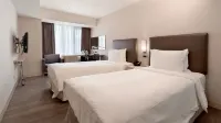 Holiday Inn Express Taoyuan Hotels near Daxi Old Street