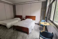 Qingchuan golden autumn Garden hostel - balcony