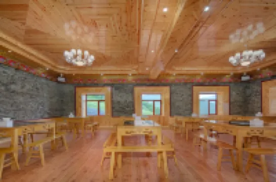 Luobu Starlight · Verdant · Valleys Luxury Camp Hotel (Kangding Xinduqiao Town)