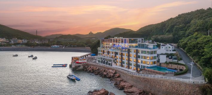 Cliff Mountain and Sea Residence Hotels in Zhoushan