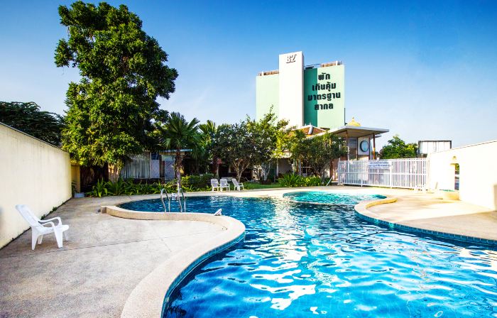 B2 Premier Hotel & Resort