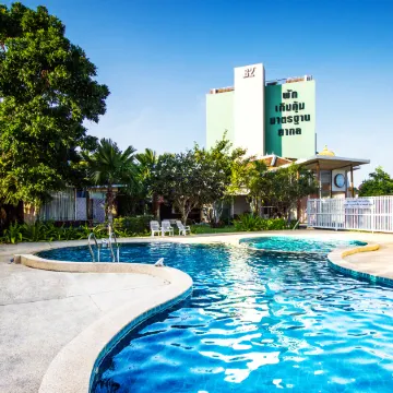 B2 Premier Hotel & Resort Отели рядом с Аэропорт Чиангмай