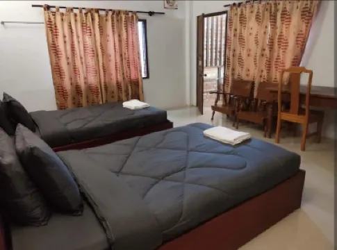 Erawan Guesthouse Hotel di 