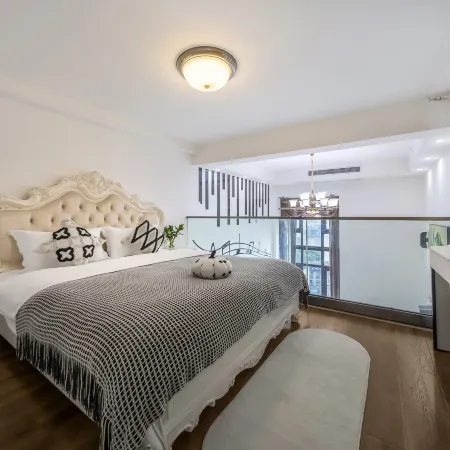 Chongqing Shishang Xiaowu Homestay (Changjiahui Danzishi Old Street) Отели рядом с достопримечательностью «Чан Цзявэй Покупательский парк»
