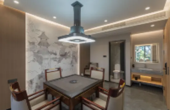 Yilong Max Business Hotel