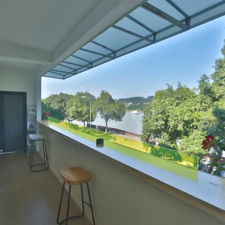 Leshan Futai Homestay (Zhanggong Bridge)