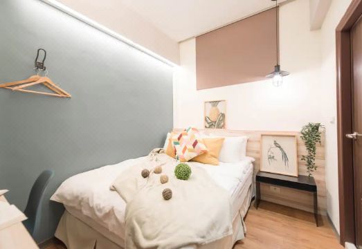 3. 앳 홈 호텔 중..