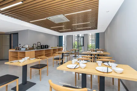 Star Hotel (Lingshan People's Hospital)