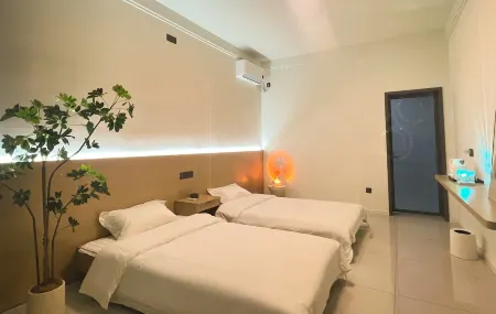 Sishe Homestay (Xinzhou West Station) Отели рядом с достопримечательностью «Yunzhonghe Hot Spring Tourist Resort»