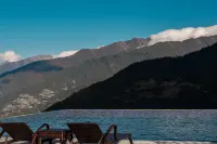 Sky City Cliff Hotel - Pools