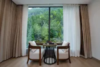 Lixian Bipeng Valley Yulan Huating Hotel