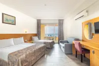 Senza Grand Santana Hotel