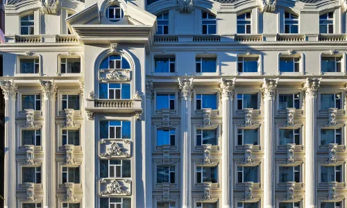 LIZZY • Ritz Hotel on Harbin Central Street