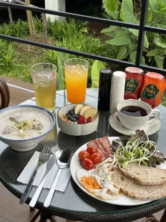 The Episode Boutique Hotel Отели рядом с достопримечательностью «Wat Sathol Thammaram»