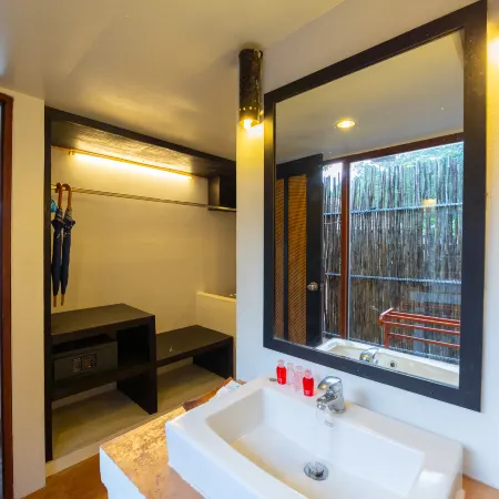 Siam Bay Resort Отели рядом с достопримечательностью «Шесть Кай- Бэй»