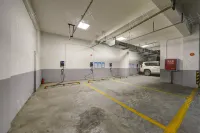 Lanfeng Hotel - parking