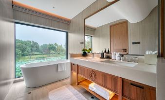 Weihan Resort At Xixi Wetland