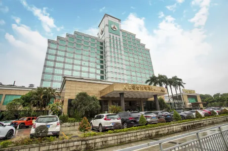 Gladden Hotel (Fenggang Town) Отели рядом с достопримечательностью «Yanhu Park»