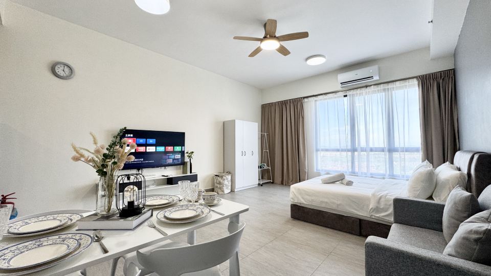 Sunsuria Forum Soho & Residence Suites Setia Alam by Moka