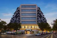 Xiboru Light Luxury Hotel (Jianghan Road Pedestrian Street Union Hospital) - Cheap