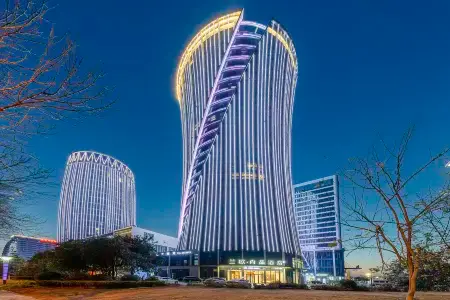 LanOuShangPin Hotel (Shangqiu Yongcheng City Star) Отели рядом с достопримечательностью «Riyuehu Scenic Area»