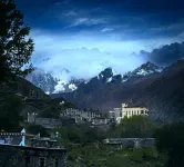 Siguniang Mountain Starry Peak Moonlit Cliff  Retreat（Changping Valley） - Mountain view