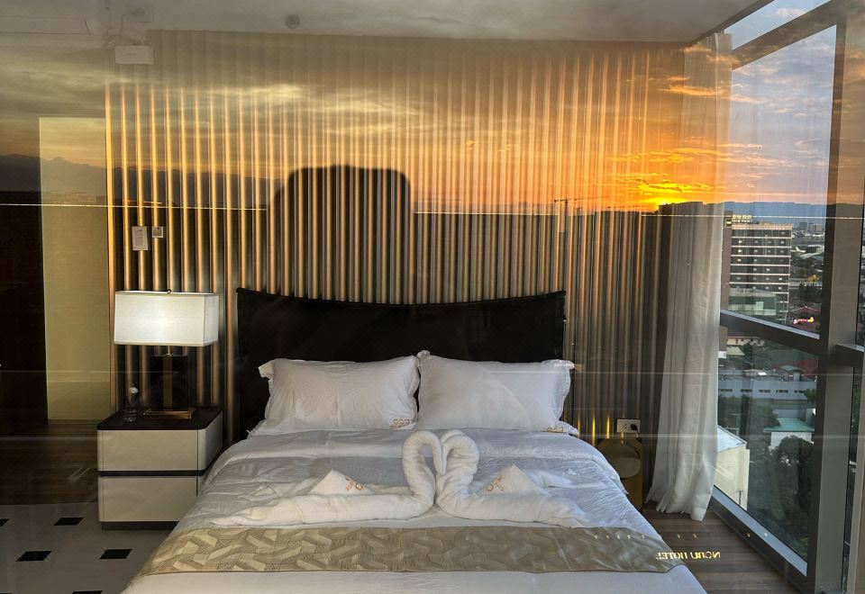 Lux Penhouse 2BR 실내