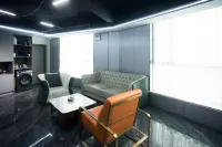 S · Smart Gaming Hotel