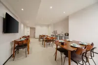 Tang·Xia Hotel (Guanghan North Station Jinyan Lake Park)