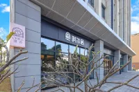CHILL Cove Hotel