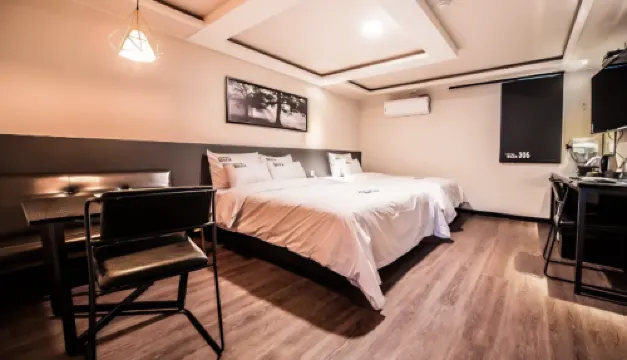 Gunsan Hotel Box