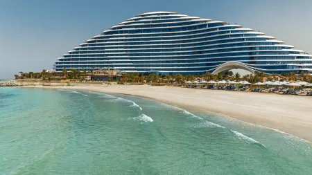 Jumeirah Marsa Al Arab Dubai Отели рядом с достопримечательностью «The View Palm Jumeirah»