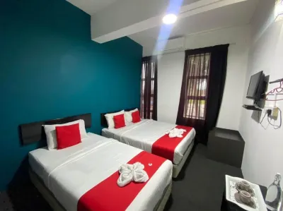 Hotel O Captain Hotel Cafe & Bistro Hotel dekat Lumut Yacht Club
