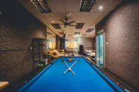 Tun Aminah Shoplot 10-14pax KTV Mahjong Funhouse Hotel di Sekudai