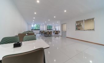 Jingxi Hotel (Linyi High-speed Railway North Station)