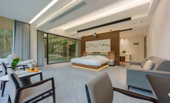 Huoshan Mansu Zhuning Creek Language Homestay