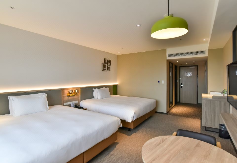 Holiday Inn Taoyuan Airport