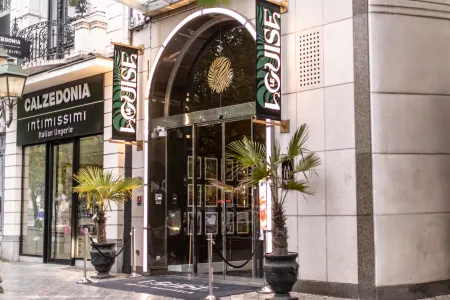 Le Louise Hotel Brussels - MGallery Collection Отели рядом с достопримечательностью «St. Jean Baptiste au Beguinage»