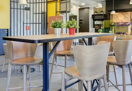 B&B Hotel Reims Bezannes Отели в г. Саси