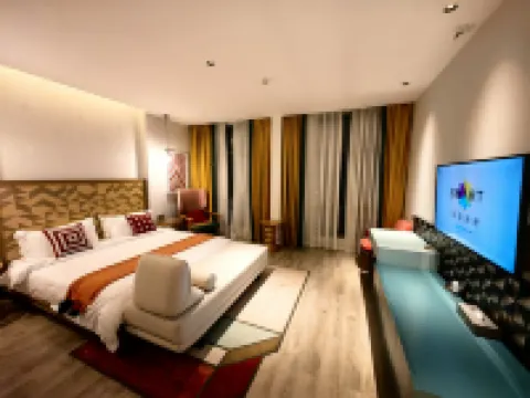 Pengzhou Luye Castle Hotel Hotels in Pengzhou