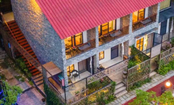 Floral Hotel · Lushan Yunbian Mountain Hotel (Lushan Mountain Store)
