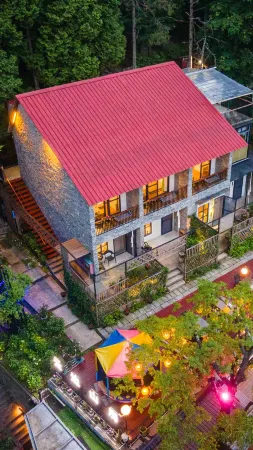 Floral Hotel · Lushan Yunbian Mountain Hotel  (Lushan Mountain Store) Отели рядом с достопримечательностью «Sandie Quan Cableway»