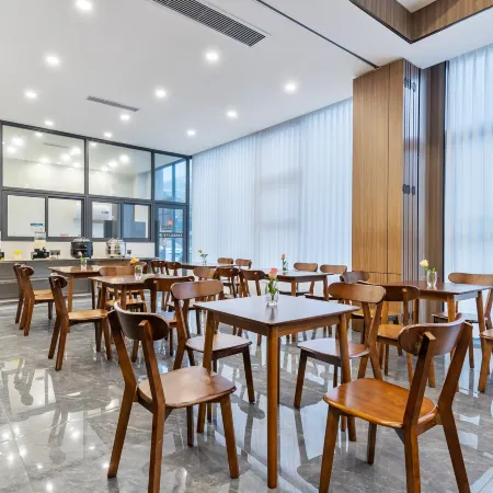 Shehong Mingke Grand Hotel (Ziyun Park)