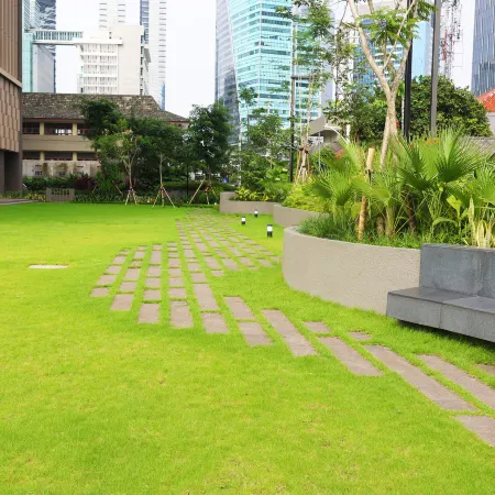 Swissôtel Living Jakarta Mega Kuningan Отели рядом с достопримечательностью «Статуя Панчоран»