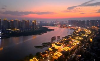 Changde New World Hotel (Shiyi People's Hospital Branch)