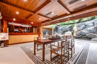 Taibai Restaurant Boutique Garden Hotel (West to Jining North Bus Station)