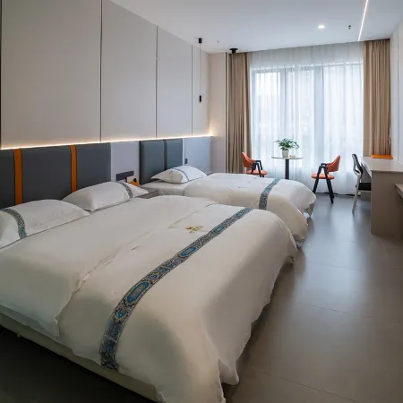 Zhujun Hotel (Neijiang High-speed Railway North Station Normal College)