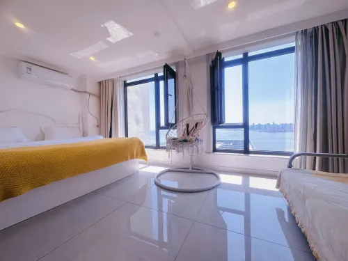 Dalian Yanyu Apartment (Suoyuwan Football Stadium)