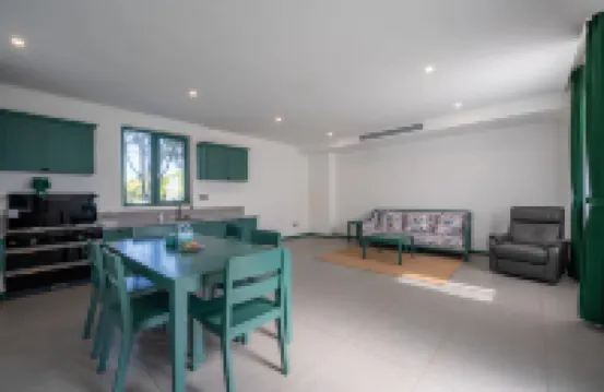 Zui Dongfeng Art Lodge