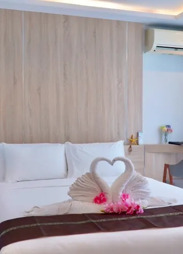 ดีลักซ์ ไพรเวท พูล